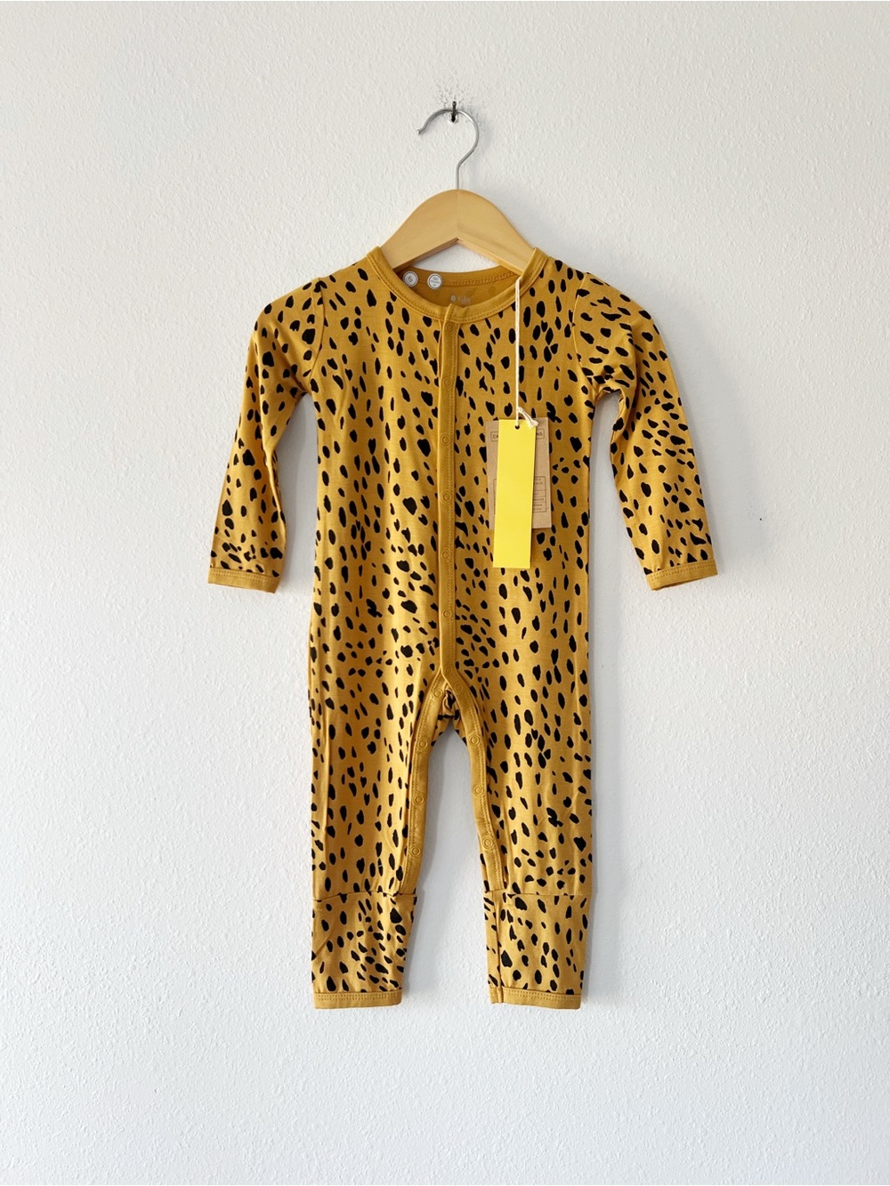 KYTE | NWT Bamboo Cheetah Sleeper | 12-18 mos